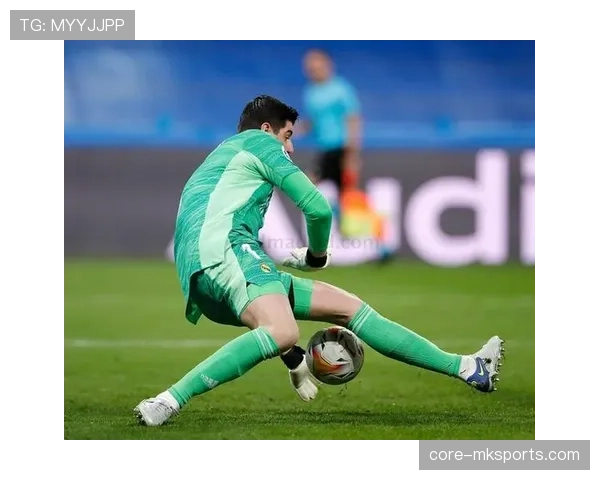 安切洛蒂盛赞库尔图瓦状态回暖,称其展现世界最佳门将实力 安切洛蒂盛赞库尔图瓦状态回暖,称其展现世界最佳门将实力