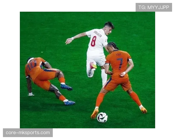 居莱尔与恰尔汗奥卢:土耳其中场核心的战术角色及体系适配差异分析 居莱尔与恰尔汗奥卢:土耳其中场核心的战术角色及体系适配差异分析